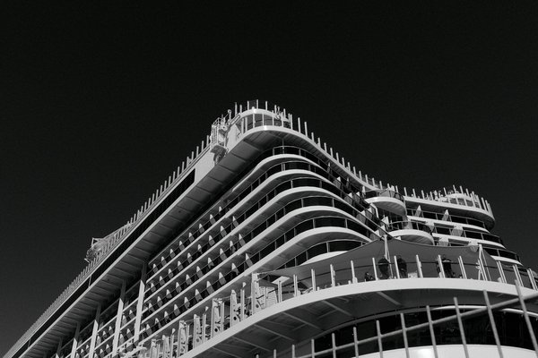 Why Is Camping the Perfect Way to Explore the UK's Natural Beauty?